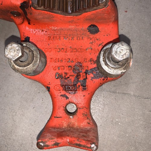 RIDGID BC210 (40185) Top Screw Bench Chain Vise, 1/8" to 2 1/2" - Picture 6 of 6