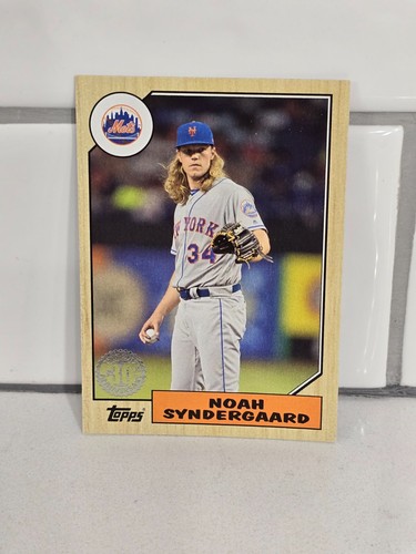 2017 Topps Update Series Inserts, Stamped Buybacks, & Autos You Pick! - Picture 4 of 421