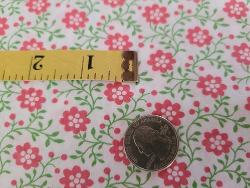 BTY x 60 Zoll breit Stoff rosa Blumen grün Laub auf weiß Quilten Nähen Basteln - Bild 3 von 3