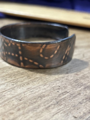 Handcrafted Hammered Copper Cuff Bracelet Made In USA Excellent Condition - Picture 3 of 7