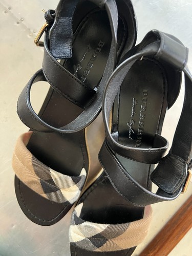 100% Authentic Burberry Wedge Women's Sandals 39.5/9.5 w/ Included Burberry Bag - Picture 6 of 6