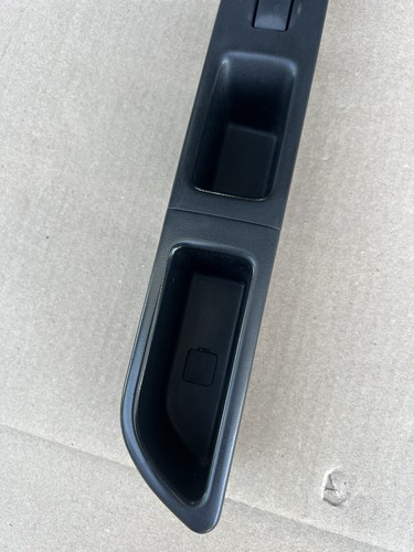 2003-2008 Subaru Forester Front Passenger Side Right Power Window Switch Panel - Picture 2 of 10