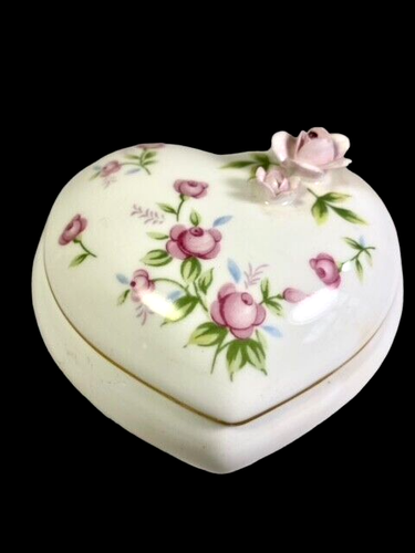 Towle Fine Bone China Heart Shaped Trinket Box with Painted 3D Raised Pink Roses - Foto 1 di 13