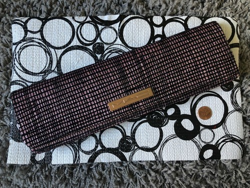 MAC Metallic ROSA Y NEGRO EMBRAGUE MAGNÉTICO Vacaciones 2019 * No incluye lápices labiales - Imagen 1 de 3