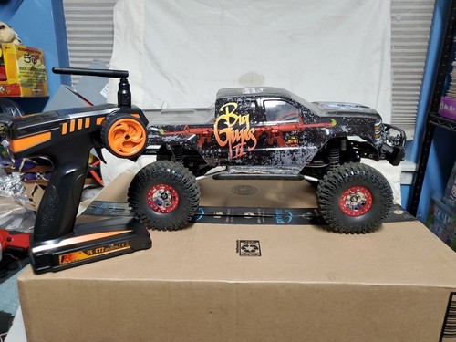 Axial SCX-10 W/CUSTOM WRAPPED Plactic Chevy Body, Storage Bag, RTR W/REMOTE USED - Picture 1 of 20