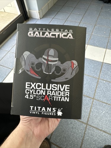 Battlestar Galactica Toy fig. Exclusive 4.5" Scar Titan Cylon Raider vinyl 2004 - Picture 7 of 8