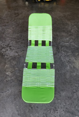 Vintage Folding Lawn Lounge Chair Beach Deck Pool Vinyl Tube Plastic Lime Green - Afbeelding 1 van 8