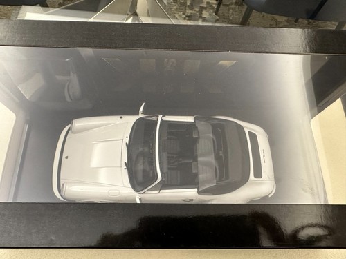 modellino auto Porsche 911 sc Cabrio 1983 White with top KK scale 1:18 - Foto 5 di 7