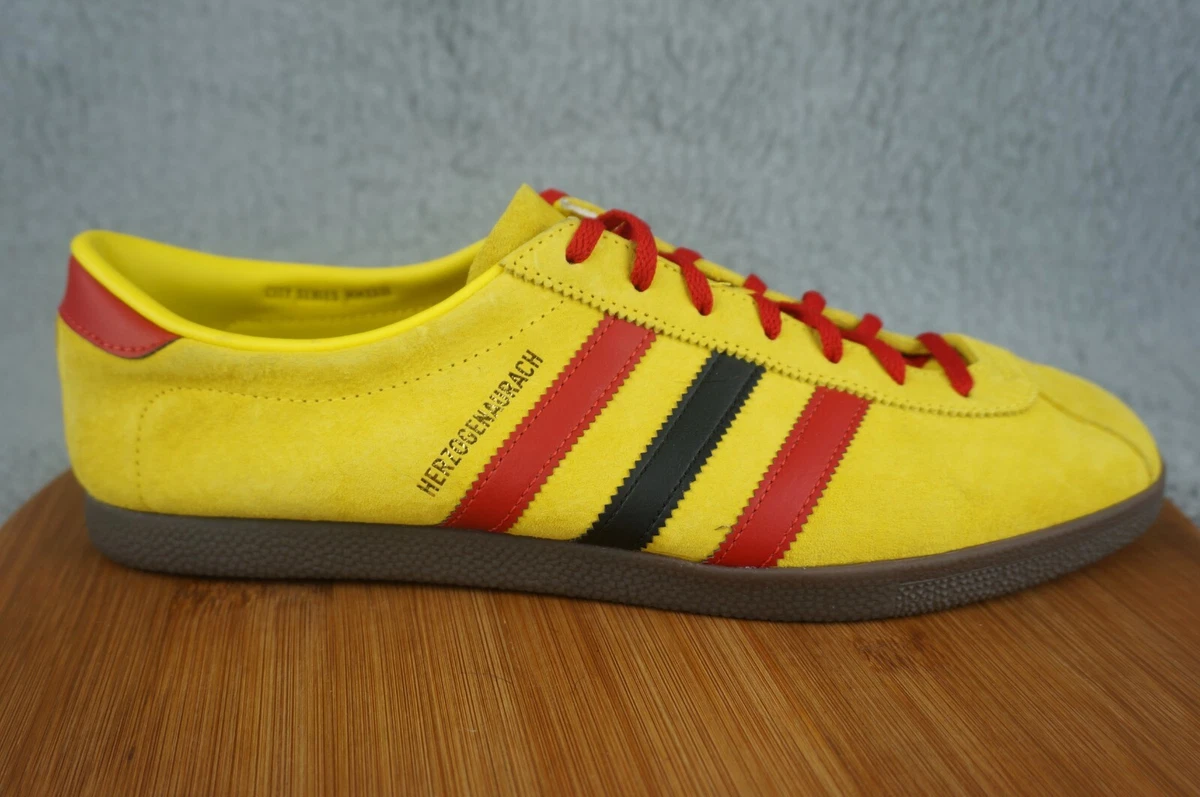 Adidas yellow deals shoes