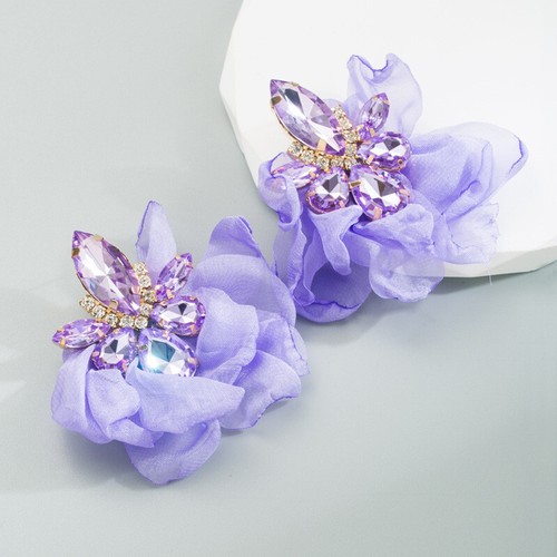 Creative Retro Alloy Lace Flower Earrings Elegant 2025 Diamond Stud Earrings - Picture 15 of 17