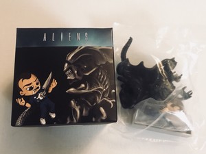 LOOT-CRATE-EXCLUSIVE-ALIENS-COLLECTOR-S-SERIES-QUEEN-TAKES-BISHOP-FIGURE-NIB-NIP