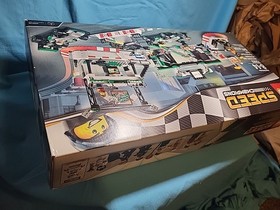 LEGO SPEED CHAMPIONS: MERCEDES AMG PETRONAS Formula One Team (75883) New Sealed 