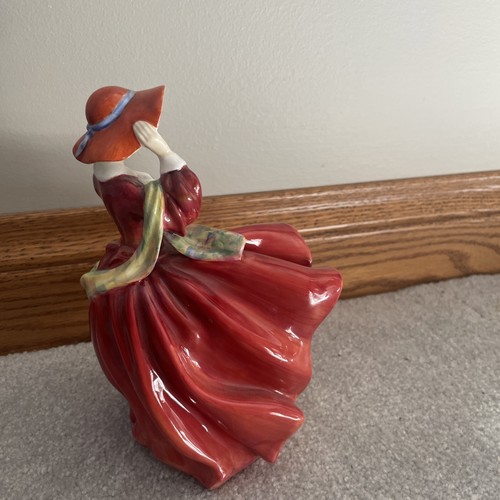Royal Doulton England Bone China "TOP OF THE HILL" HN 1834 Figurine 7.25" Tall - Picture 8 of 15