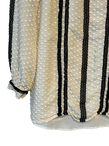 J. Crew Blouse Size 0 Cream Silk Lace Detail Popover 3/4 Sleeve Button Back - Picture 4 of 10