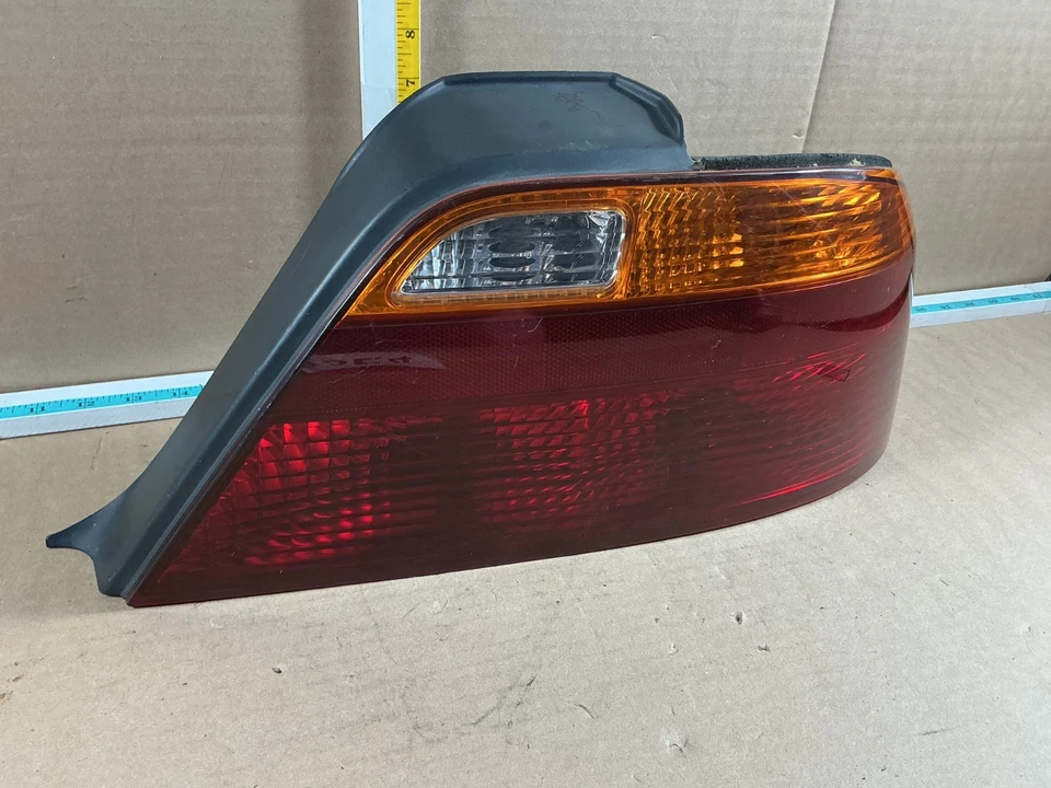 Conjunto de luz trasera derecha del lado del pasajero Acura TL 1999-2001 Foto 3 de 4