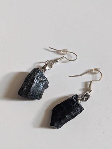 Natural Raw Black Tourmaline Grounding Protection Earthy Hook Post Earrings  - Bild 1 von 5