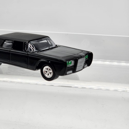 Johnny Lightning Hollywood Green Hornet 1966 Chrysler Imperial 1:64 Loose - Picture 2 of 10