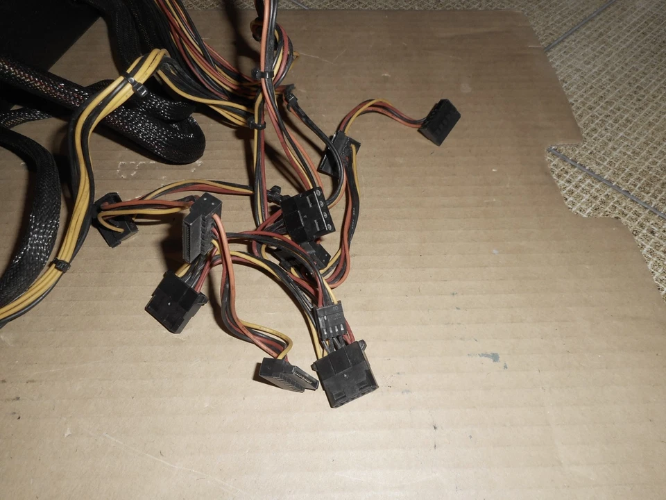 ALIMENTATORE ATX COOLER MASTER RS-600-ACAB-B1 - Immagine 4 di 4