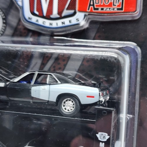 UH M2 Machines 1971 Plymouth Hemi Cuda 1969 Dodge Daytona Black Auto-Lift 2 Pack - Picture 5 of 11