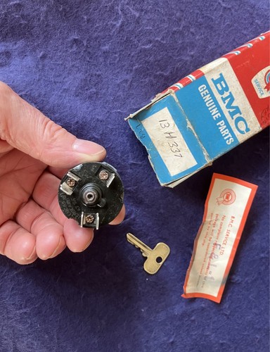 Lucas 31973 BMC 13H337 Ignition switch and key. BMC MG Austin Morris Classic car - Picture 6 of 12