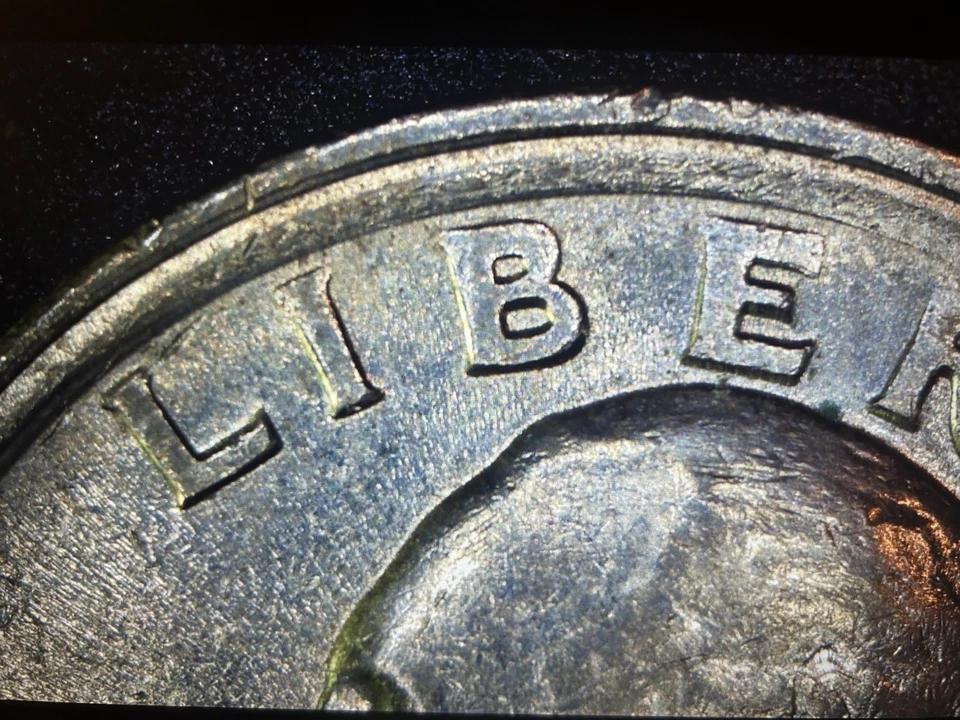 OFF CENTER STRIKE  1985 P Washington Quarter Circulated US Mint ERROR  - Image 2 of 4