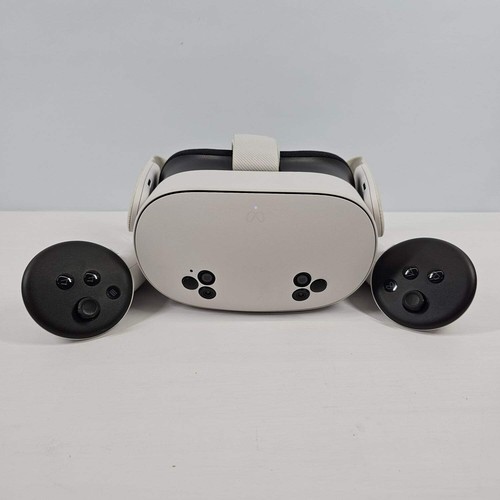 Meta Quest 3S 128GB Standalone All-in-One VR Headset P97 - Picture 1 of 8