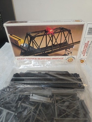 VINTAGE HO 1/87 BACHMANN OVER/UNDER BLINKING BRIDGE MODEL KIT # 46222
