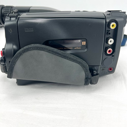 Sony CCD-TRV52 HandyCam Video Camera Recorder w/ Batteries and Charger + Bag - Picture 8 of 16