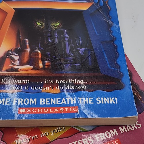 Goosebumps Book It Came From Beneath The Sink,Egg Monsters From Mars R L Stine - Imagen 8 de 9