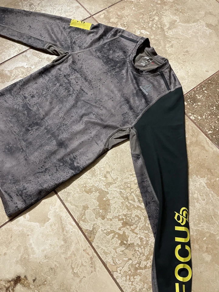 Camisa Reebok Combat x UFC Manga Larga Rashguard Para Hombre M Foto 4 de 4