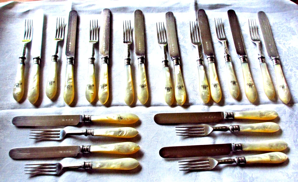 24teiliges Besteck antik England, versilbert /Perlmutter in Holzschatulle WM & S - Bild 4 von 4