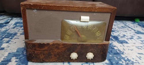 Emerson Model 541 Röhrenradio / ungeprüft auf Teile oder Restauration - Bild 1 von 12