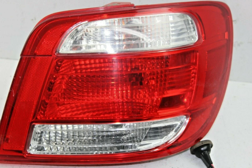 SAAB 92X 92x 9-2x 2005-06 vagón lado derecho pasajero luz de freno trasero OEM Foto 2 de 4