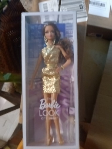 BARBIE LOOK CITY SHINE MODEL MUSE STEFFIE FACE BRUNETTE BLACK LABEL NRFB ✔️DESCR - Picture 2 of 4