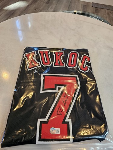 Tony Kukoc Autographed/Signed Jersey Beckett Sticker Black Custom Jersey - Picture 7 of 7