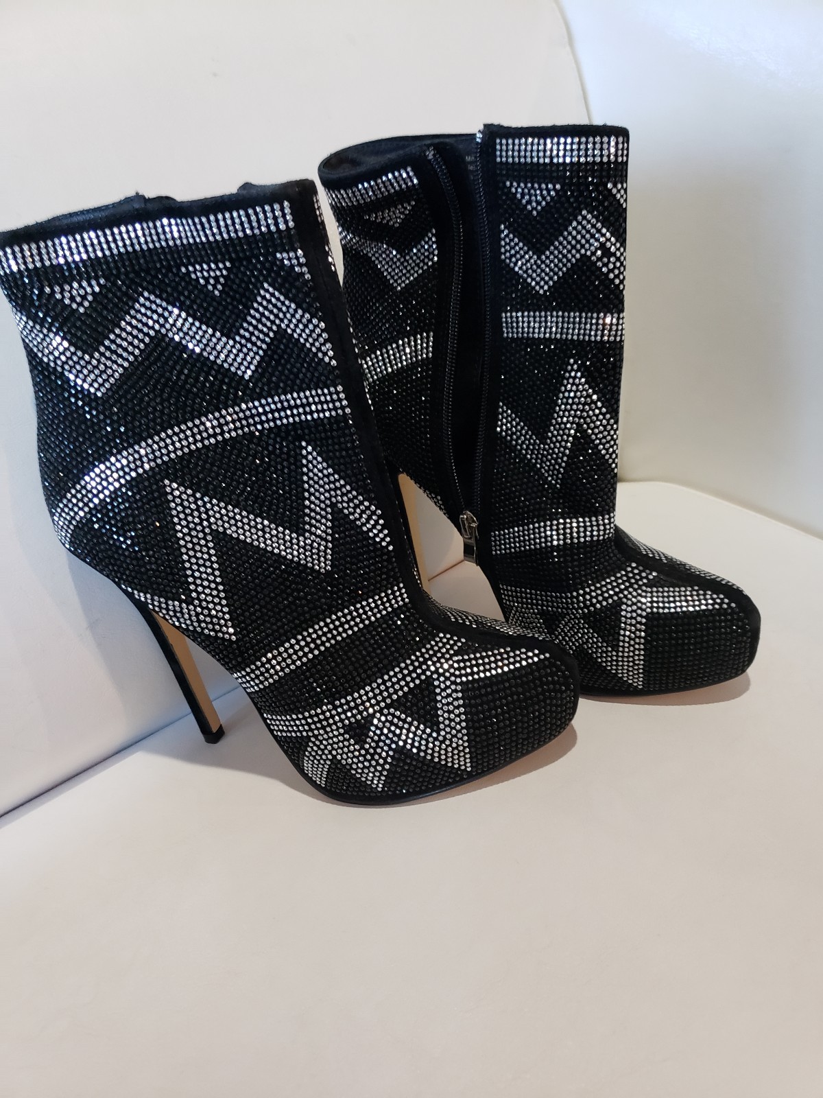 WOW Bling bling Aldo Women’s sz 9 WOW Bling bling Aldo Women’s sz 9
