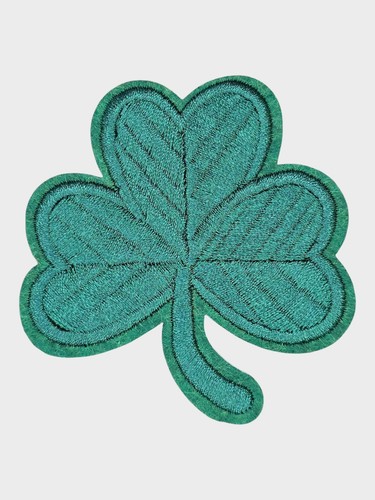 EMERALD GREEN SHAMROCK CLASSIC THREE LEAF CLOVER EMBROIDERED PLANT IRON ON PATCH - Picture 1 of 3