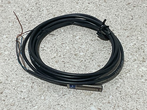 Telemecanique XS508B1PAL2 NEW - Picture 3 of 4