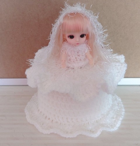 1. SPECIAL BRIDE WEDDING TOILET ROLL DOLL COVER CROCHET HANDMADE - Picture 2 of 13