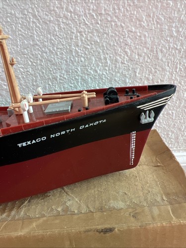 Vintage Wen-Mac Texaco North Dakota Toy Oil Tanker Battery Op 27" - Picture 2 of 4