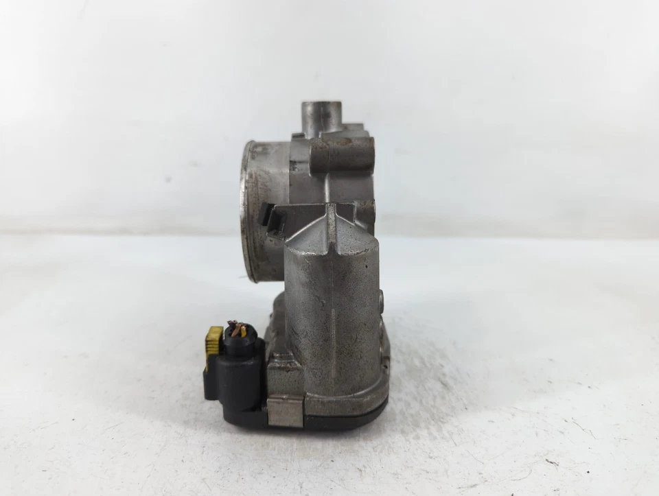 Cadillac Sts 2005-2007 carrocería del acelerador YLV6A Foto 4 de 4