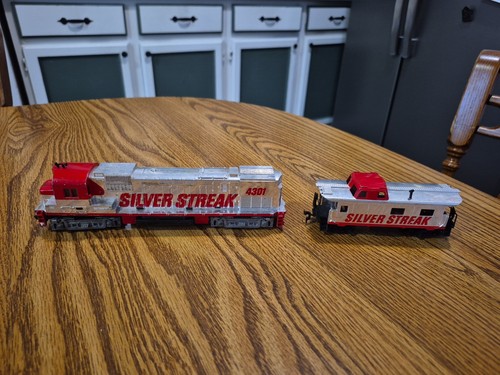 Vintage HO Electric Train Engine - Silver Streak 4301 & Box Car - Tyco - Hong Kong - Bild 1 von 24