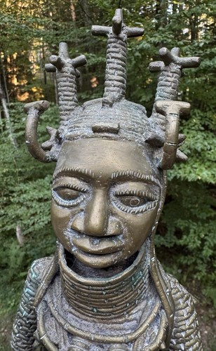 Benin Bronze Oba Statue Of A King Or Royalty 20th C. - African Bronze 17.5” Tall - Picture 5 of 22