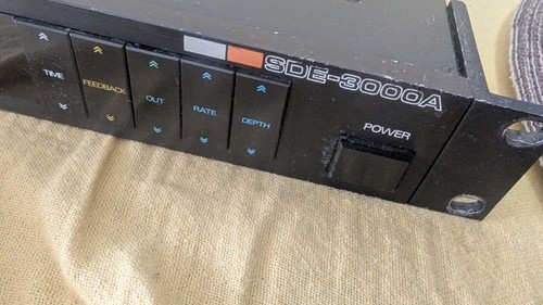 Roland SDE-3000A Digital Delay Echo Effect Processor Rack Good Tested Condition - Picture 6 of 7