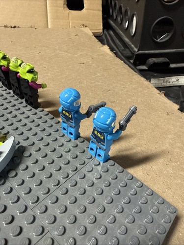 2) Alien Trooper Pilot Lot 7049 7066 Alien Conquest LEGO® Minifigure Mini Figure - Picture 8 of 9