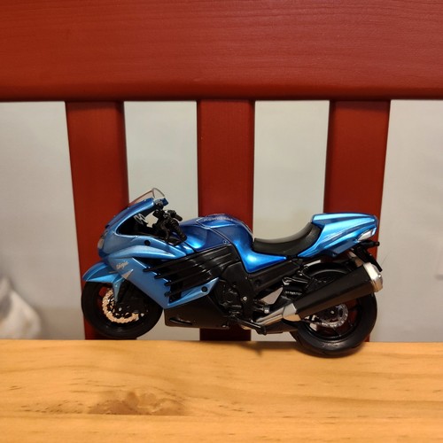 Modellino moto pressofuso Kawasaki Ninja ZX-14R scala 1:18 Maisto - Foto 2 di 6