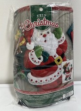 Bucilla Felt Sequin Home Decor Kit Here Comes Santa Wall Hanging 17 x24 86737