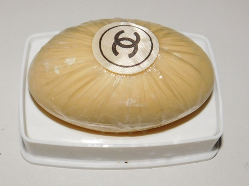 VTG CHANEL PERFUME FRAGRANCE EMBOSSED SOAP & SOAP DISH COVER SEALED OVAL 3.5 oz - Picture 8 of 9