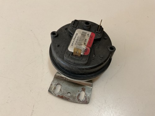 TRANE 1324040501 .15WC PRESSURE SWITCH HONEYWELL IS20126-3270 - Picture 3 of 4