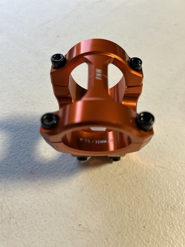 PNW Loam 35 Stem, 32mm Length, Blood Orange - Picture 4 of 5